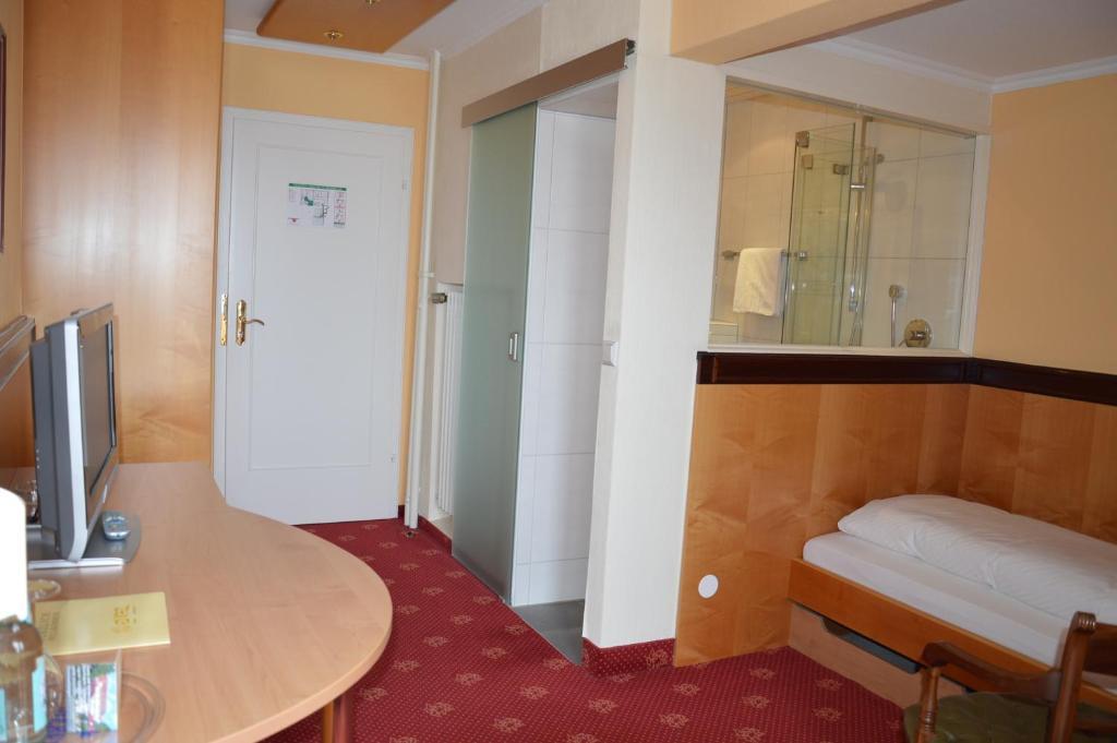 Hotel Engel Langenargen Oda fotoğraf